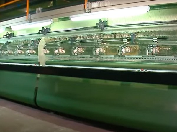 The plastic net is made into rolls.