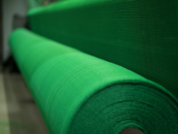 Woven plastic net in the production process